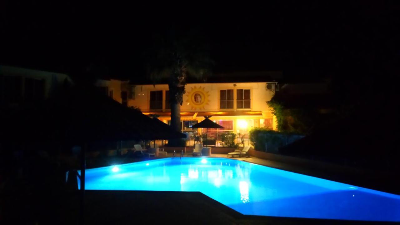 Brit Hotel Confort Helios Agde Exterior photo
