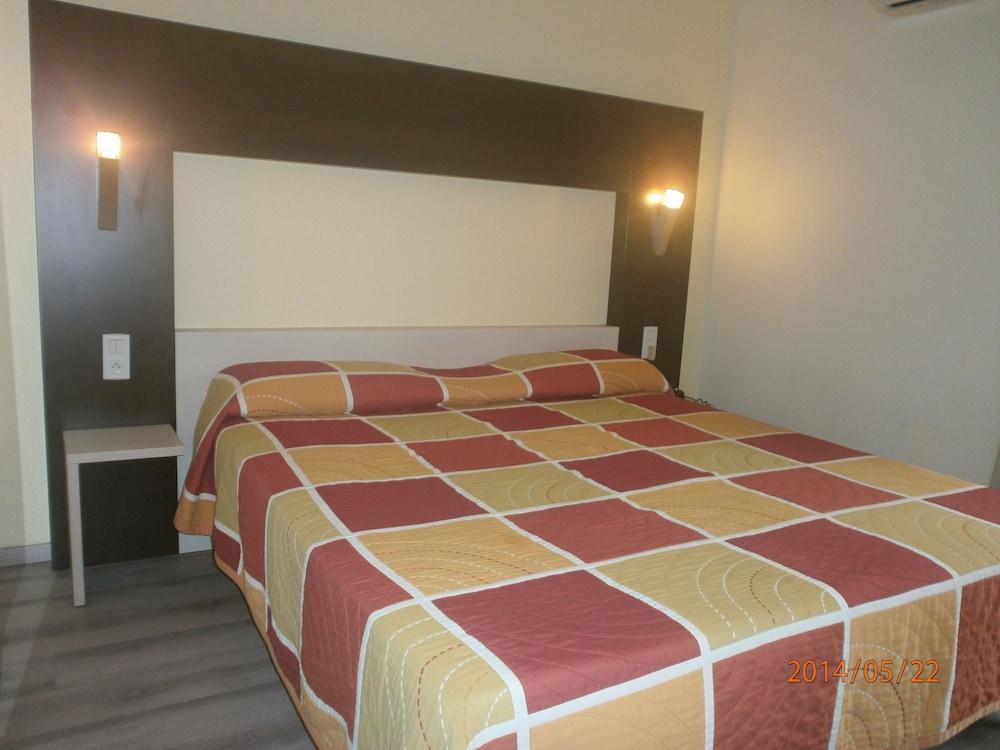 Brit Hotel Confort Helios Agde Exterior photo